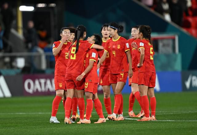 事件平历史最低!FIFA女足年终排名：中国女足降至第19 日本第8朝鲜第9FIFA女足新一期世界排名公布，中国女足下降4位至第19，亚足联第4。